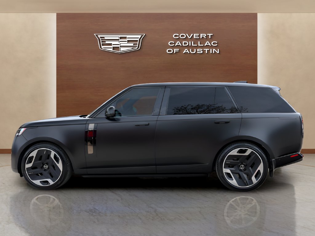 Used 2023 Land Rover Range Rover SV AWD/4WD image 2