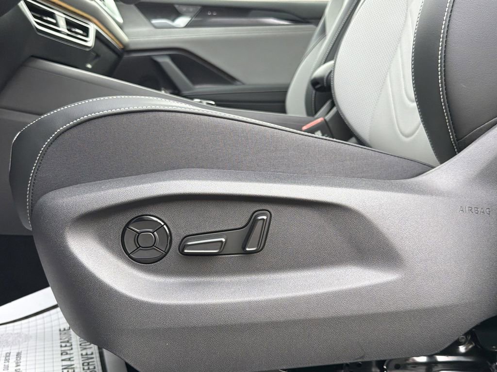 New 2026 Volkswagen Tiguan SE R-Line image 24