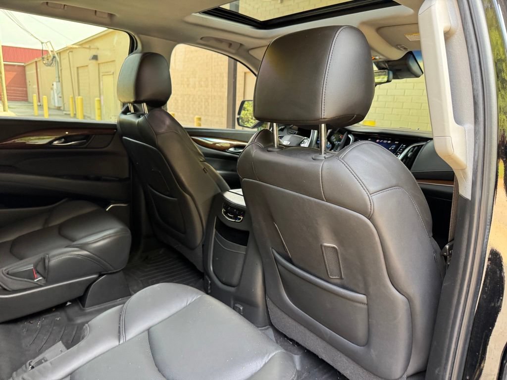 Used 2020 Cadillac Escalade Luxury AWD/4WD image 25