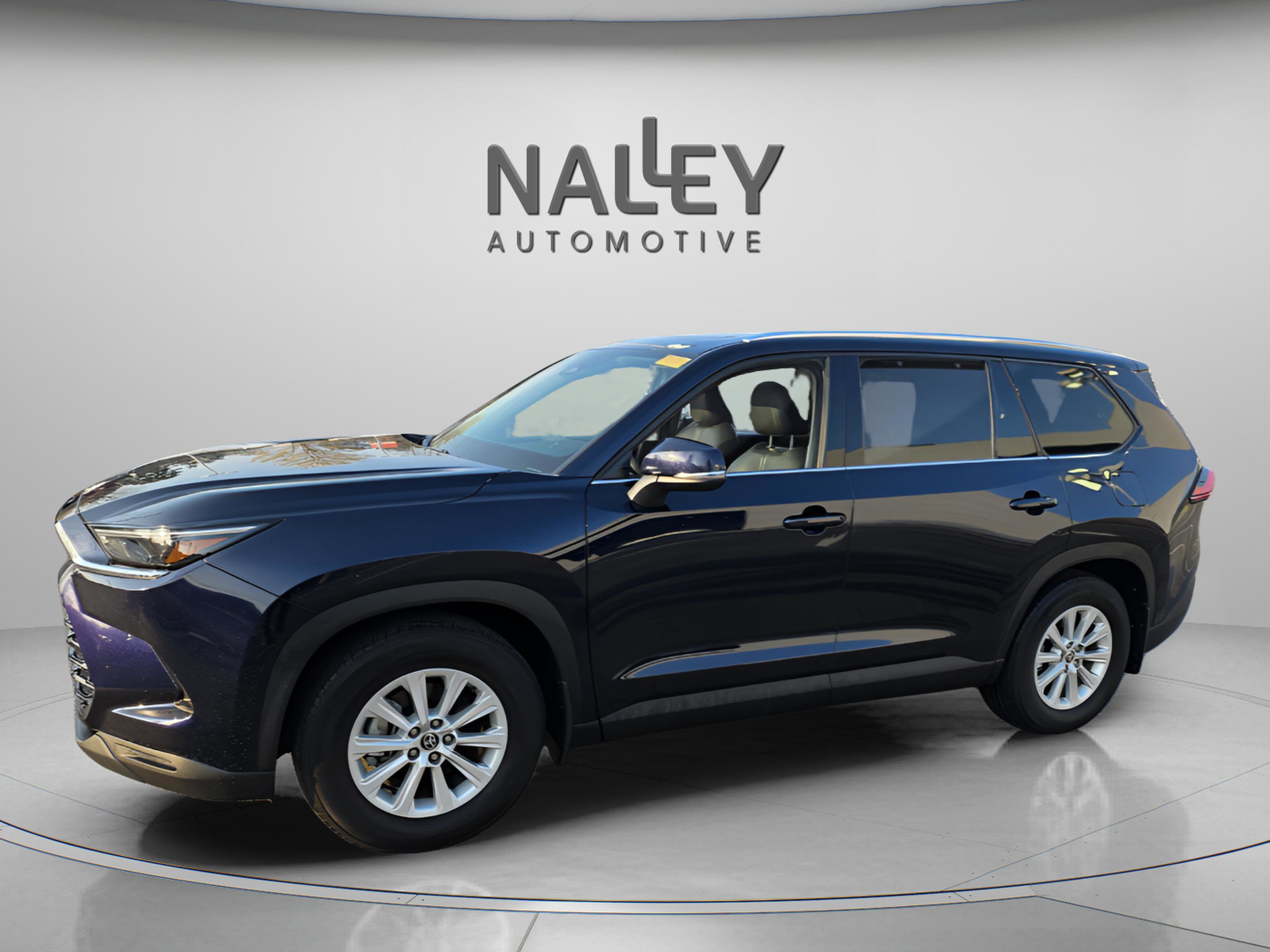 Used 2024 Toyota Grand Highlander XLE image 2