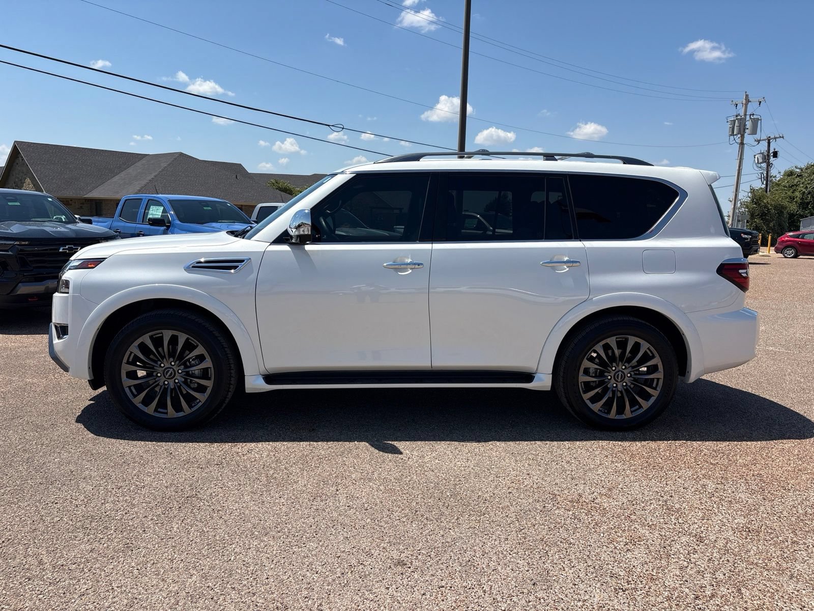 Used 2024 Nissan Armada Platinum w/ Cargo Package RWD image 2