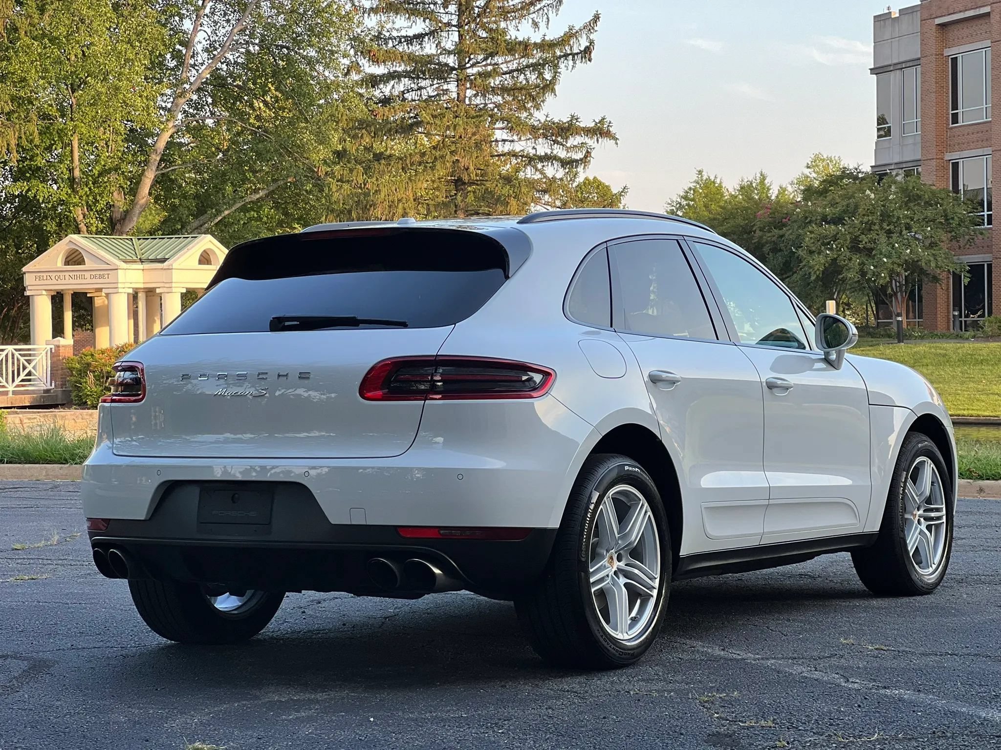 Used 2017 Porsche Macan S AWD/4WD image 5