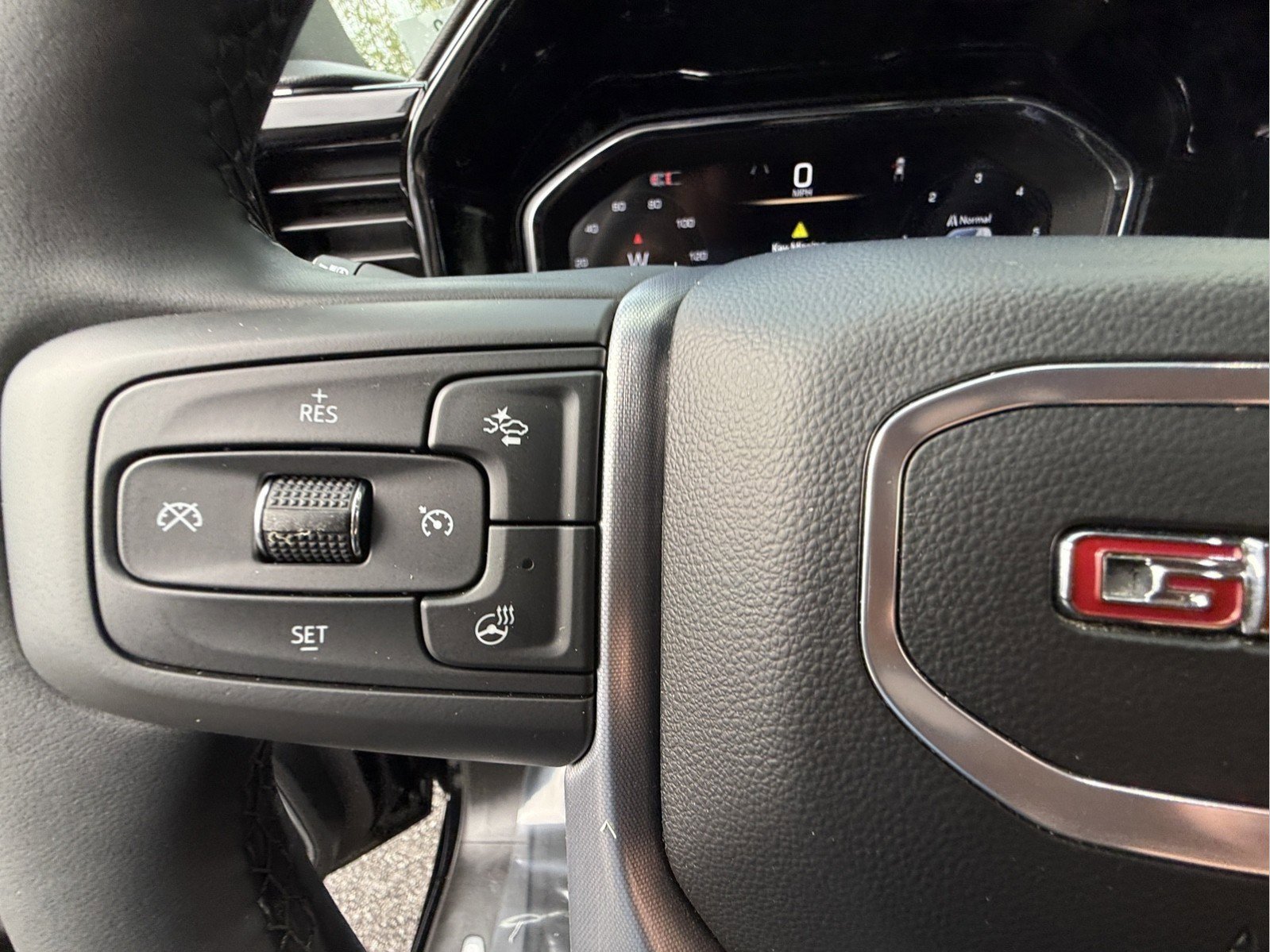 Certified 2025 GMC Sierra 1500 SLT image 23