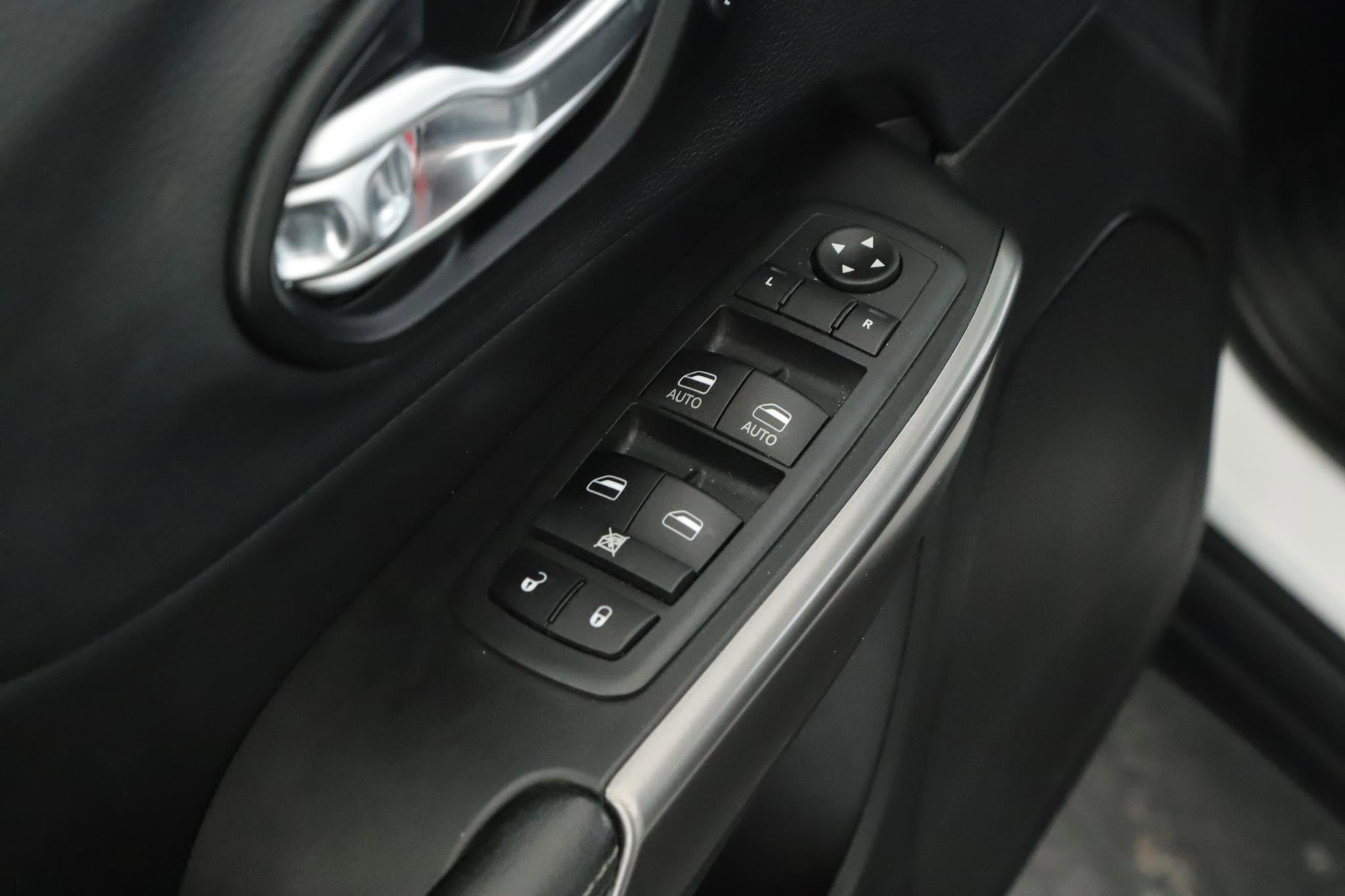 Used 2021 Jeep Cherokee Limited w/ Elite Package image 8