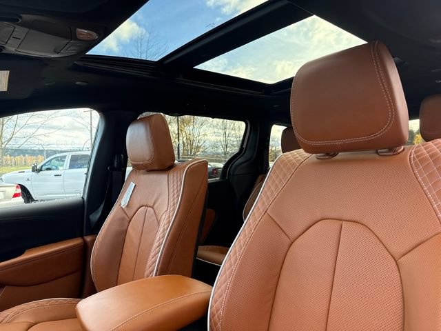 New 2026 Chrysler Pacifica Pinnacle AWD/4WD image 28