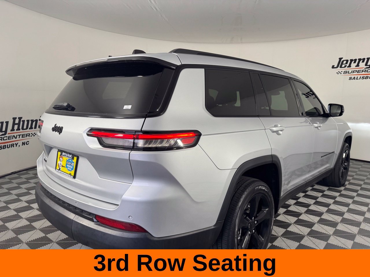 Used 2023 Jeep Grand Cherokee L Laredo AWD/4WD image 7