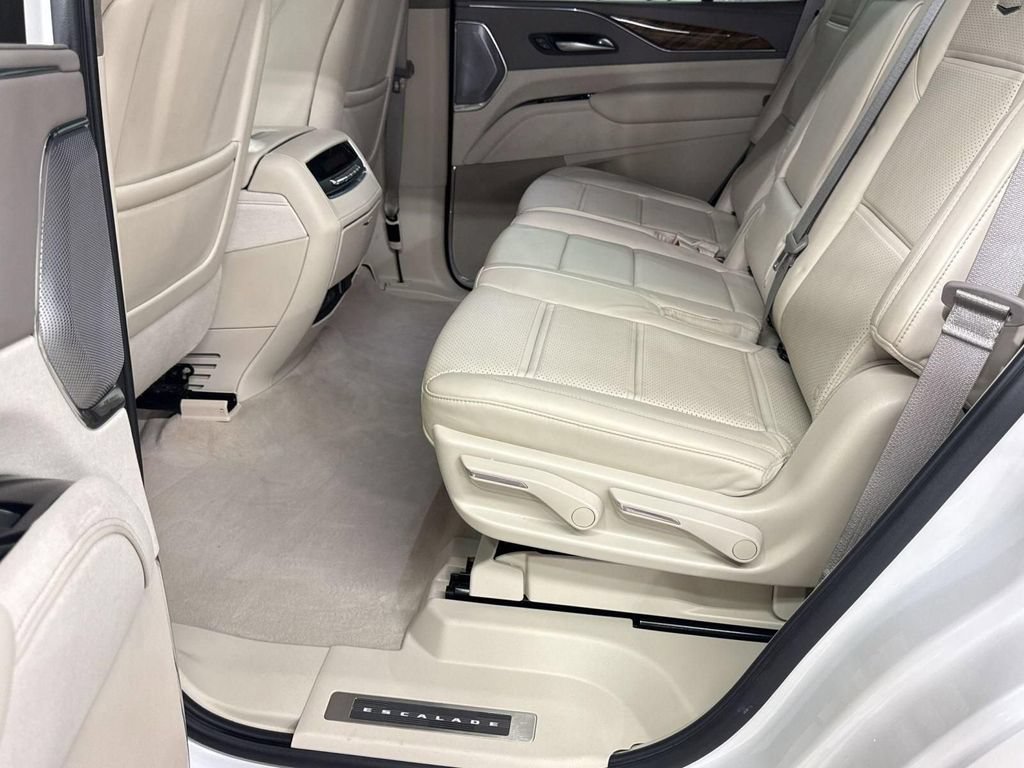 Used 2023 Cadillac Escalade Premium Luxury Platinum AWD/4WD image 27