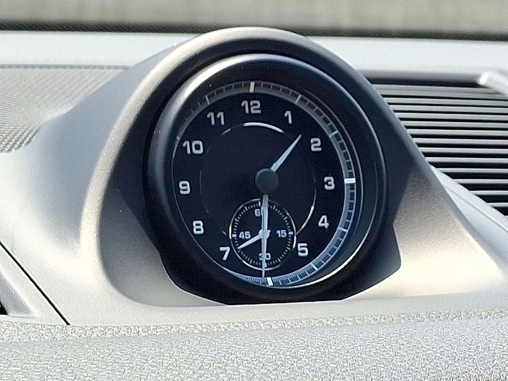 Used 2025 Porsche Macan image 25