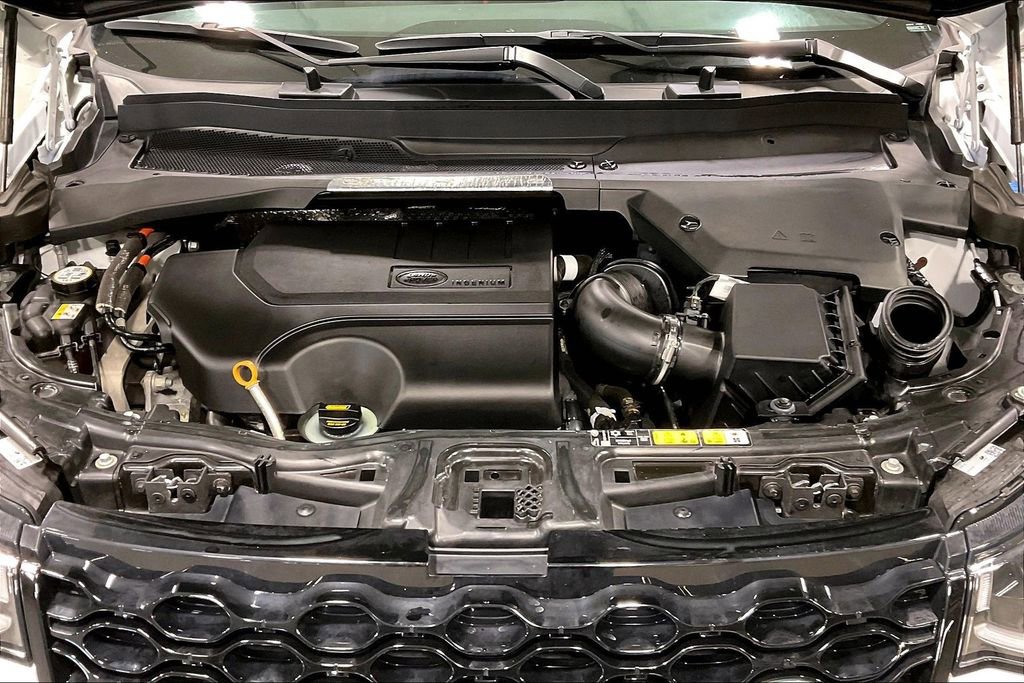 Certified 2024 Land Rover Discovery Sport Dynamic SE AWD/4WD image 30