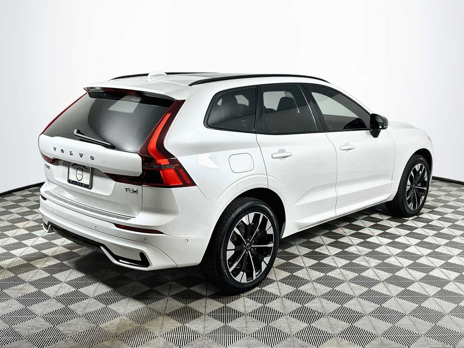 Used 2026 Volvo XC60 T8 Plus w/ Protection Package Premier AWD/4WD image 7