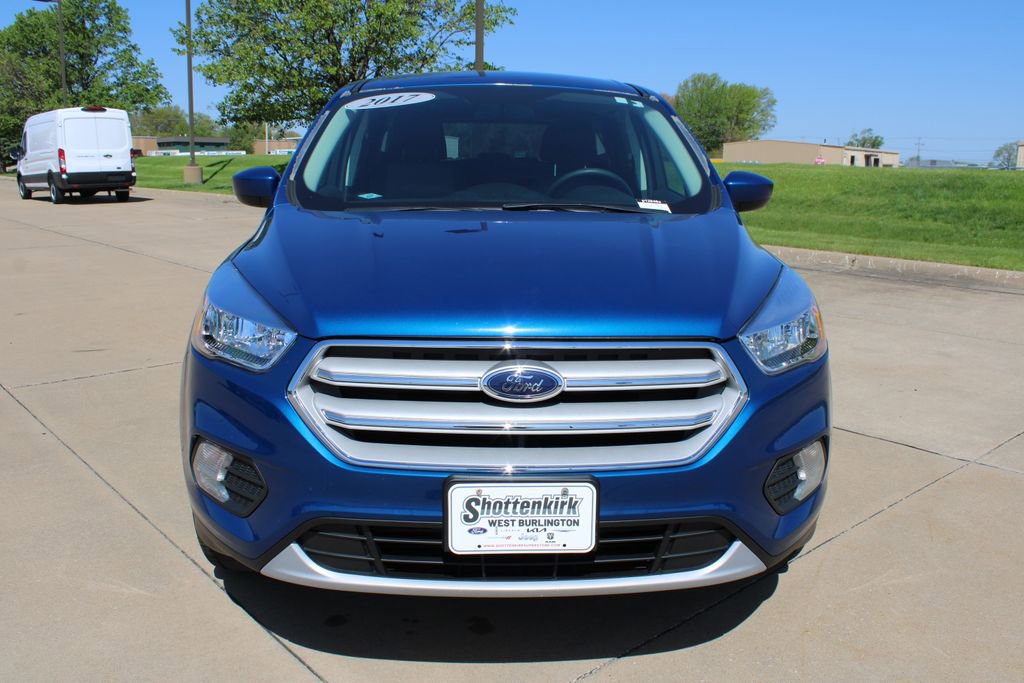 Used 2017 Ford Escape SE image 2