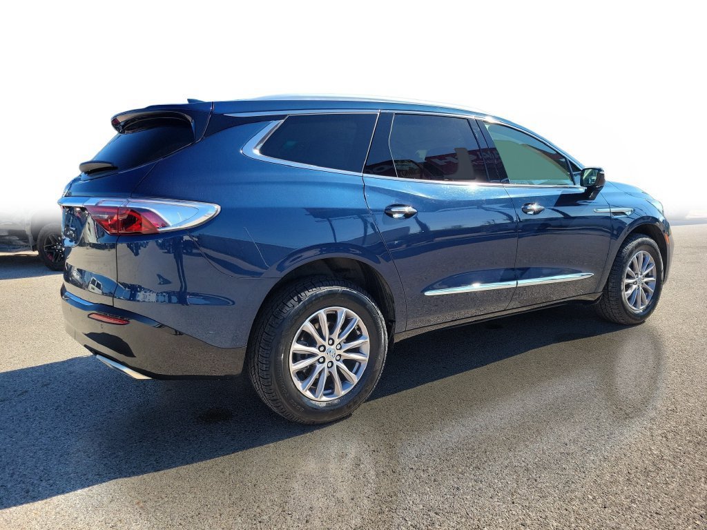 Used 2023 Buick Enclave Essence FWD image 4