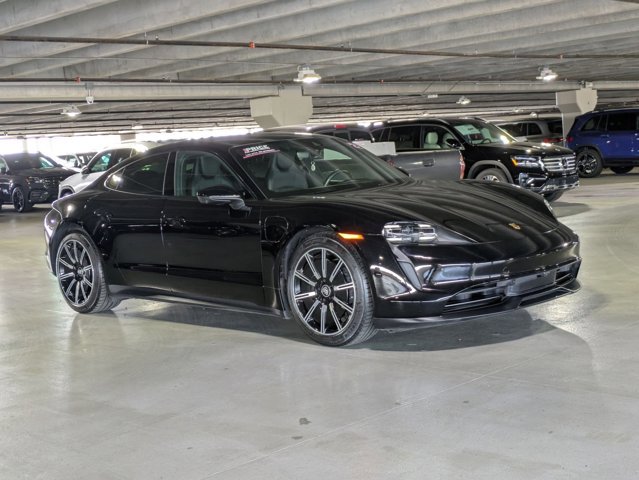 Used 2022 Porsche Taycan image 3