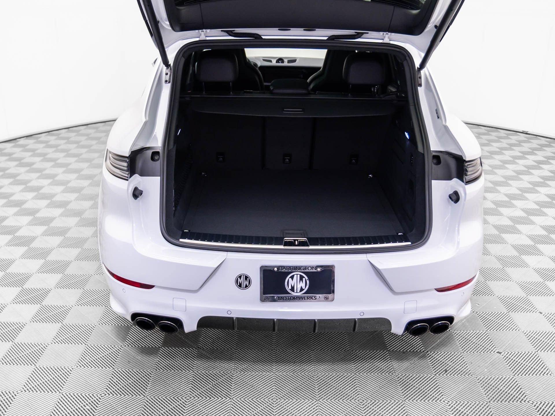 Used 2026 Porsche Cayenne GTS AWD/4WD image 31