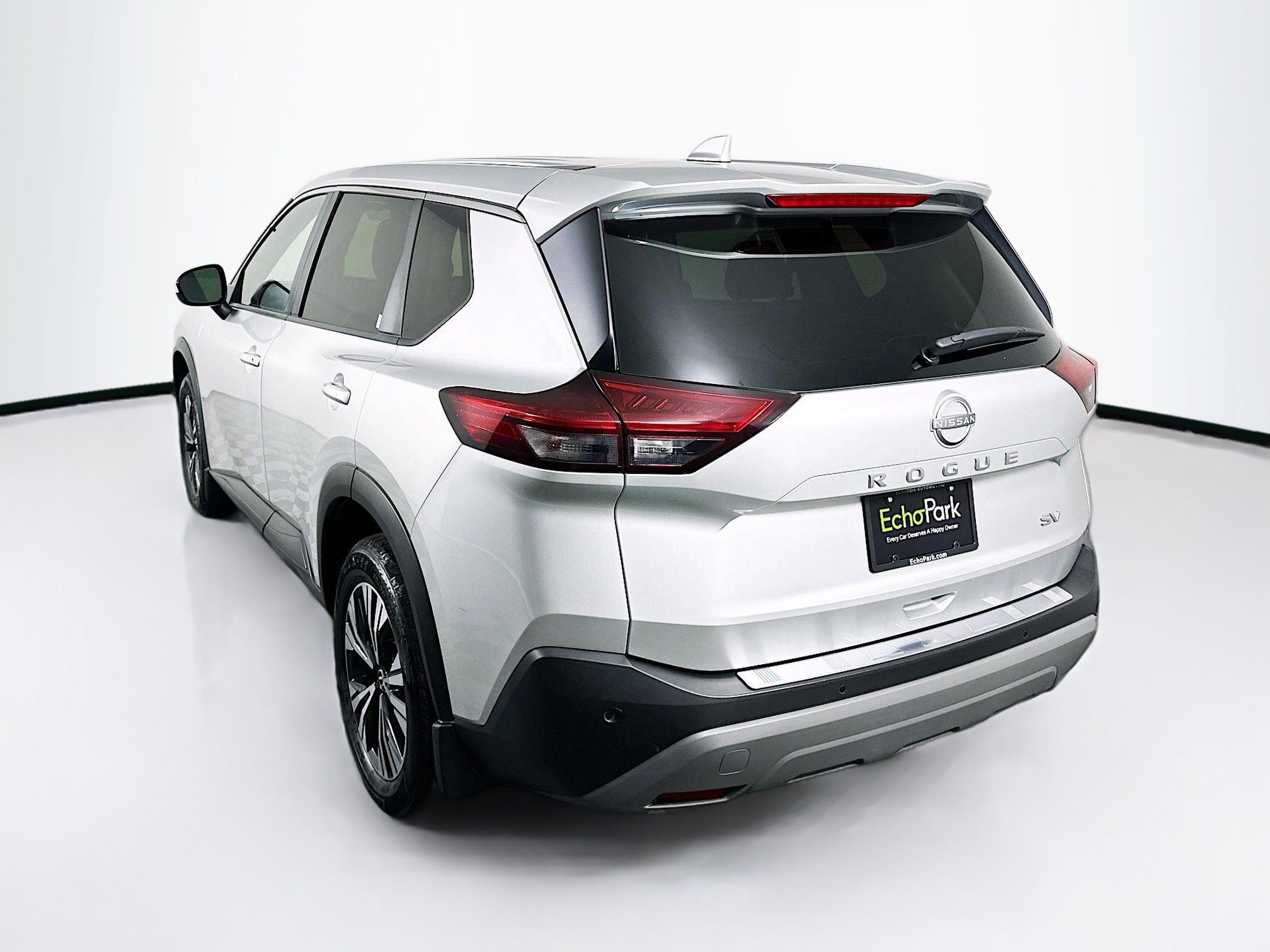 Used 2023 Nissan Rogue SV image 5