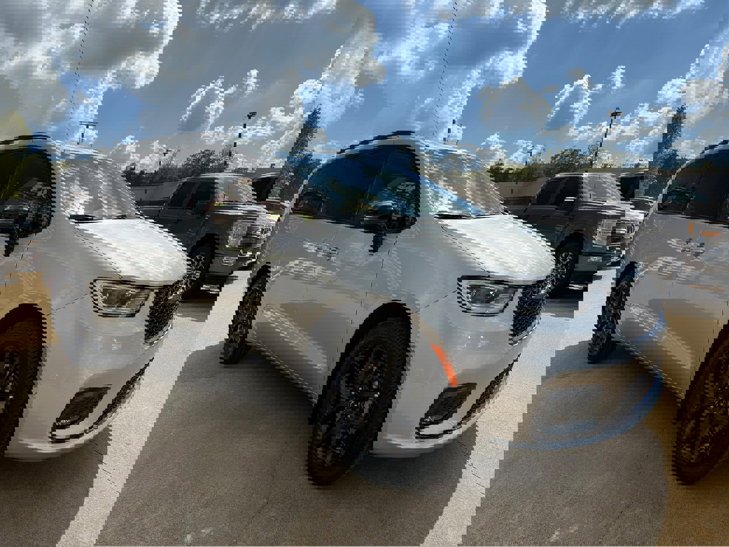 New 2026 Chrysler Pacifica Limited w/ Uconnect Theater Family Group image 3