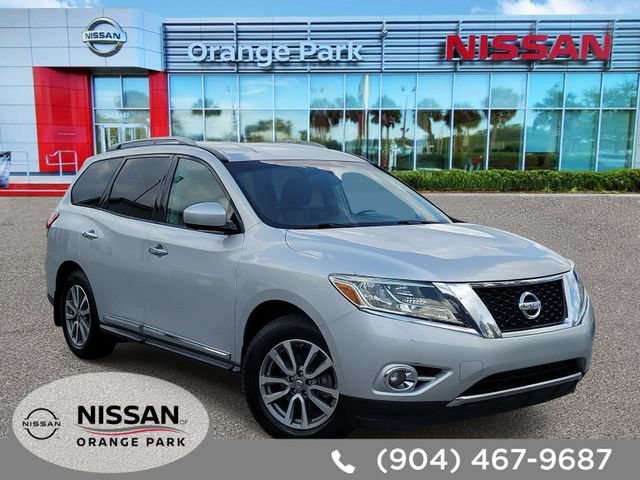 Used 2016 Nissan Pathfinder SL w/ SL Tech Package FWD image 1