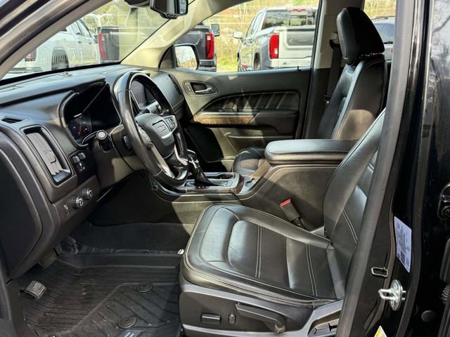 Certified 2022 GMC Canyon Denali w/ Denali Black Edition Package AWD/4WD image 10