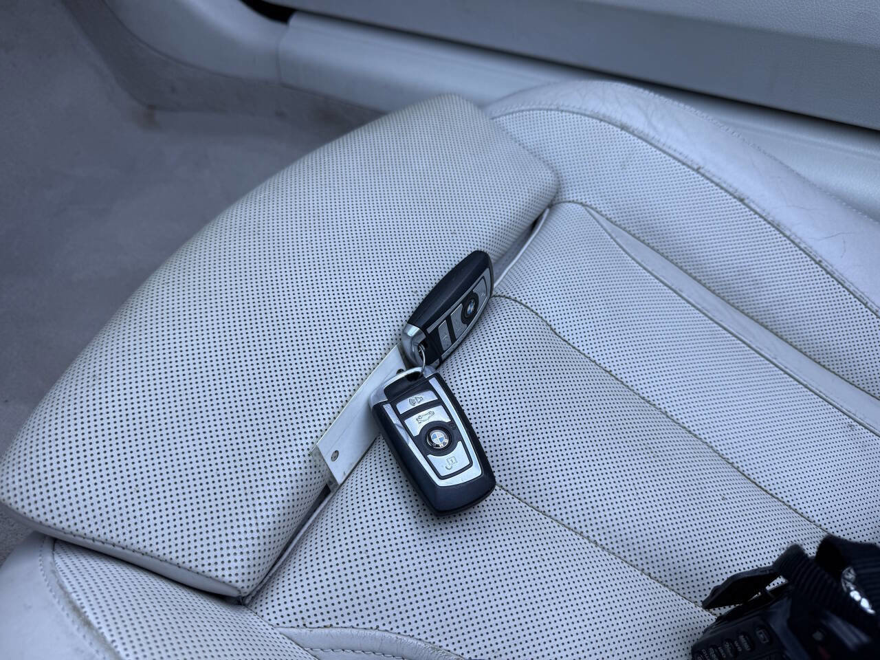 Used 2012 BMW 650i xDrive Convertible AWD/4WD image 29