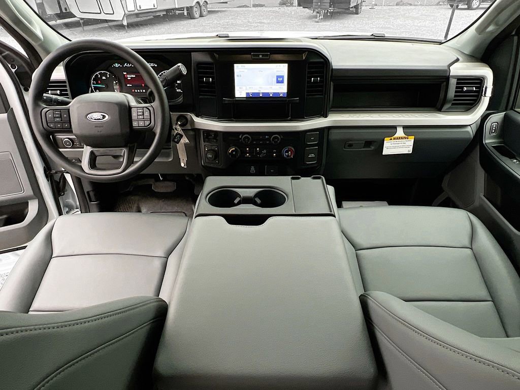 New 2026 Ford F550 4x4 Crew Cab image 7