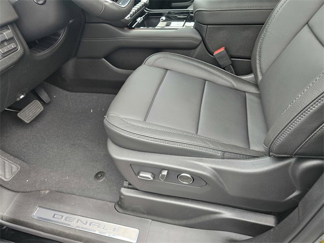 New 2026 GMC Yukon XL Denali w/ Denali Reserve Package image 18
