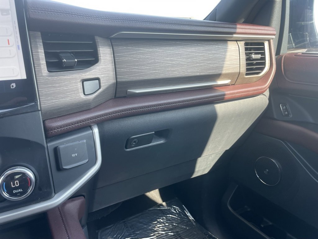 Used 2023 Ford Expedition Limited image 57