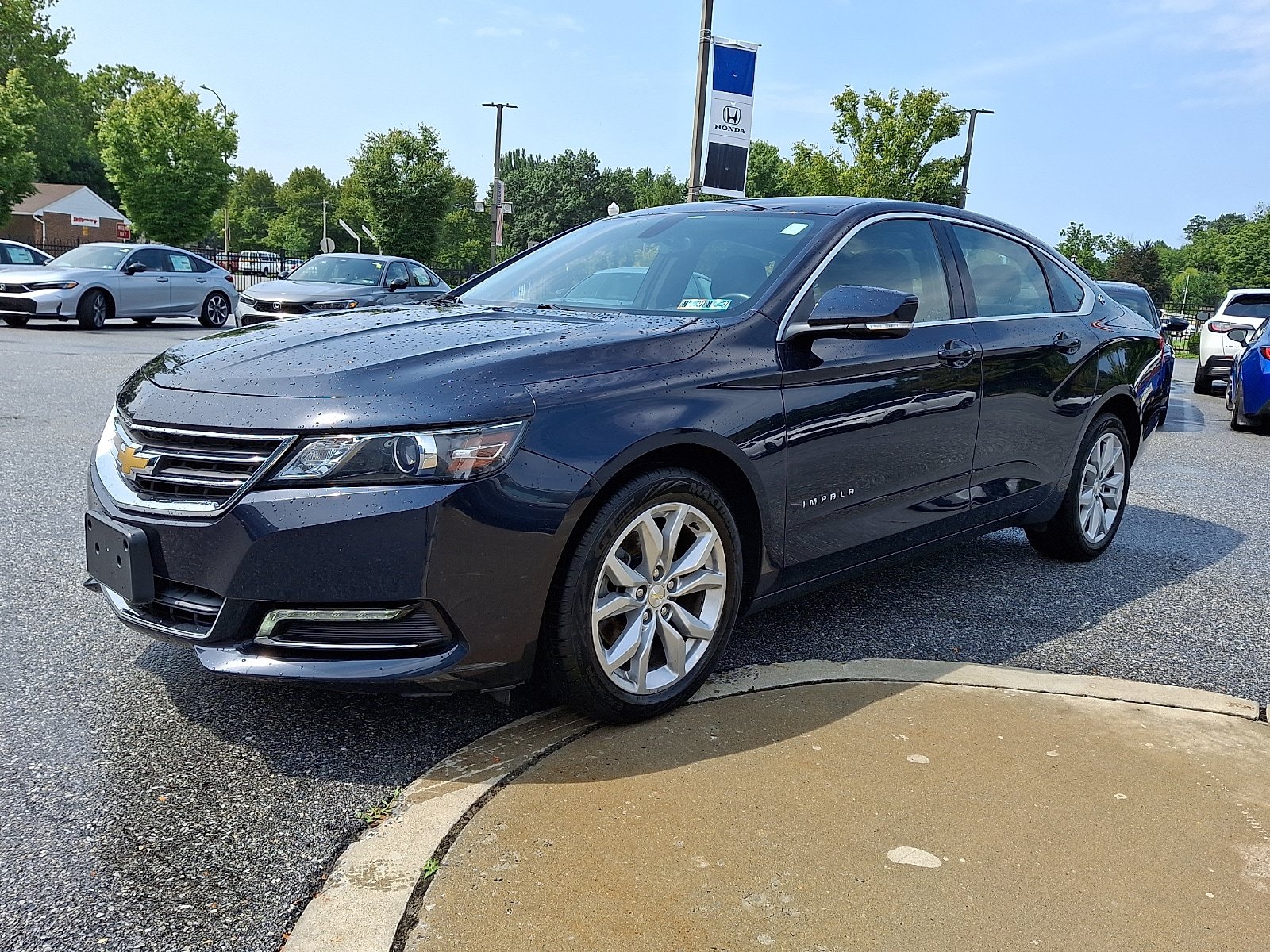 Used 2018 Chevrolet Impala LT FWD image 3