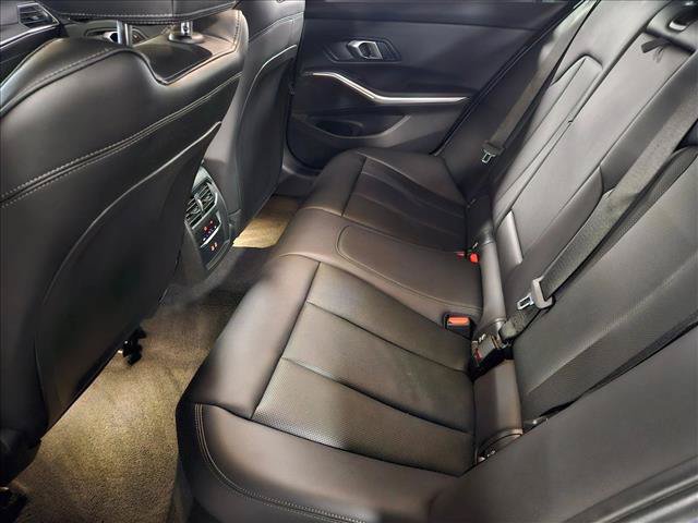 Used 2024 BMW 330i Sedan w/ Premium Package RWD image 18