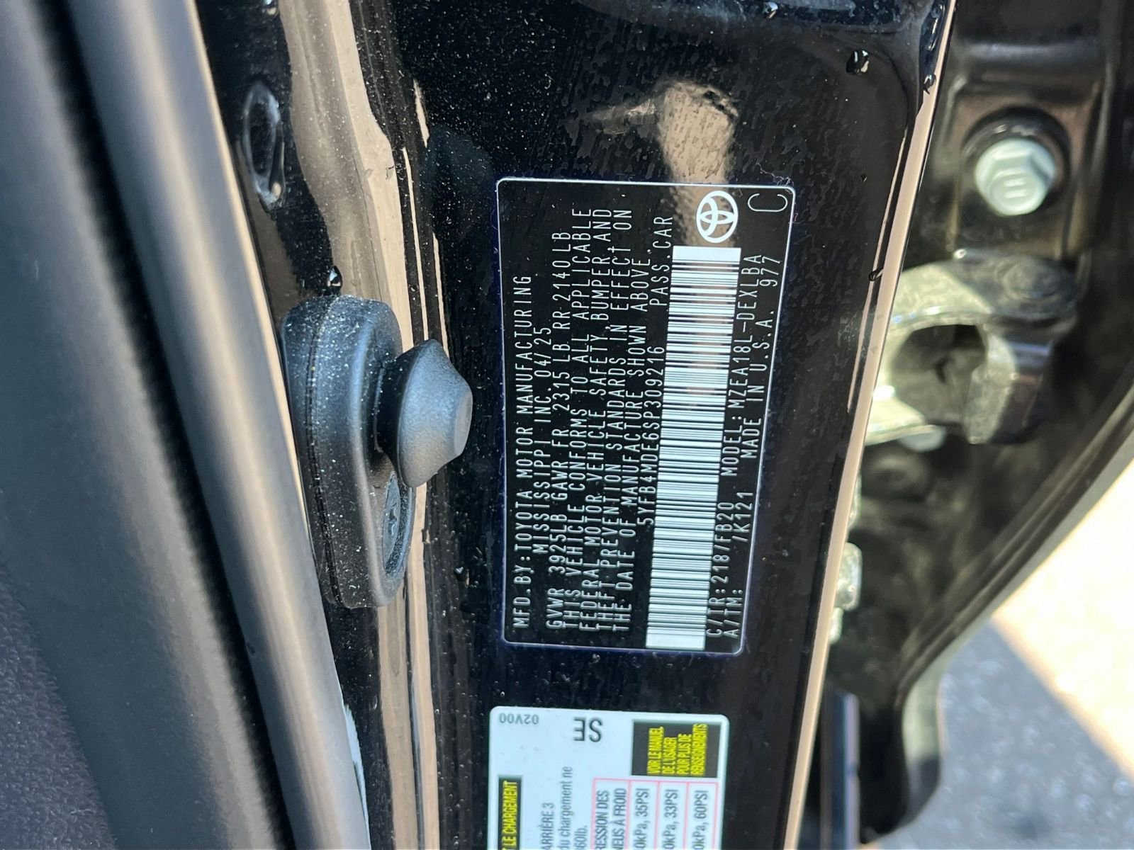 Used 2025 Toyota Corolla LE FWD image 28