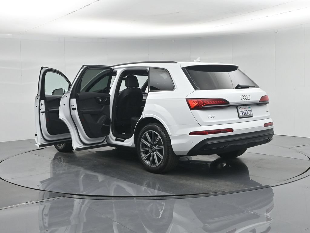 Used 2022 Audi Q7 2.0T Premium Plus w/ Premium Plus Package AWD/4WD image 36