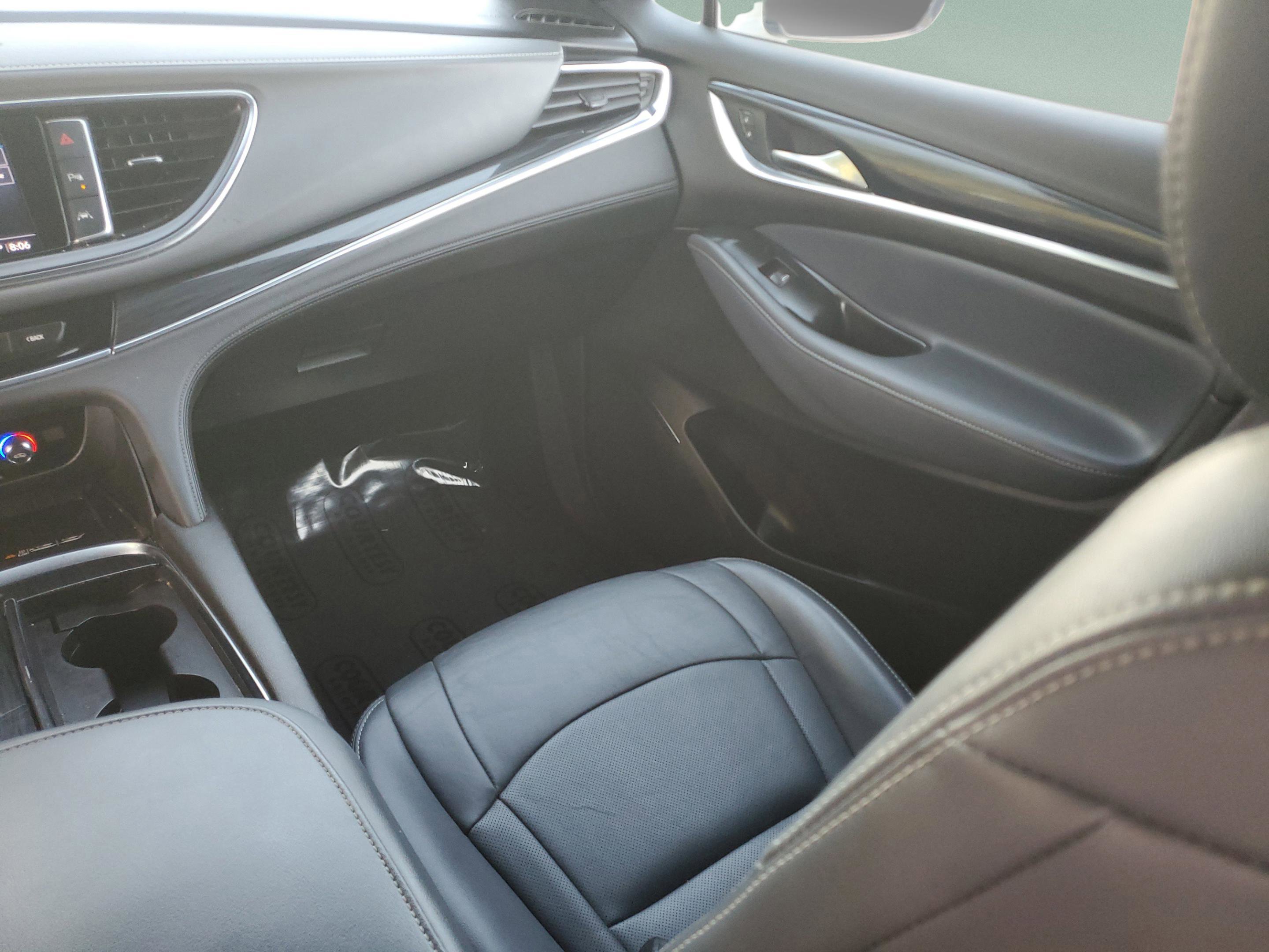 Used 2022 Buick Enclave Essence w/ Sport Touring Edition image 15