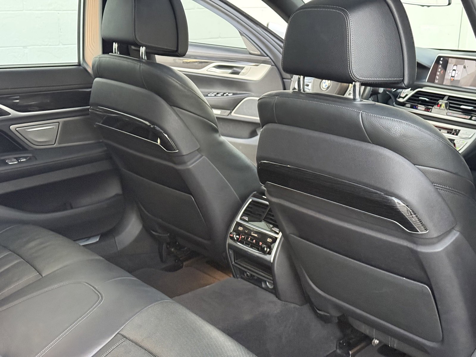 Used 2018 BMW 740i RWD image 20