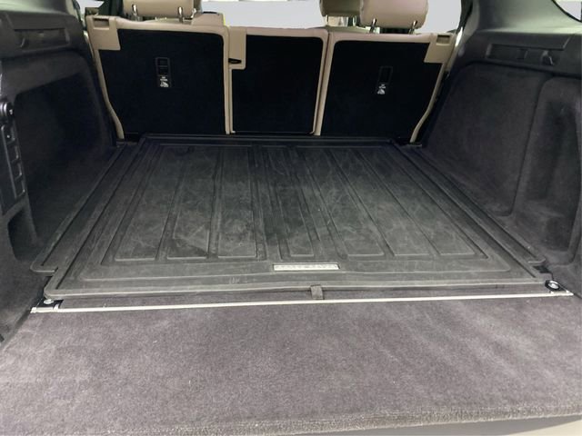Used 2019 Land Rover Discovery SE AWD/4WD image 14