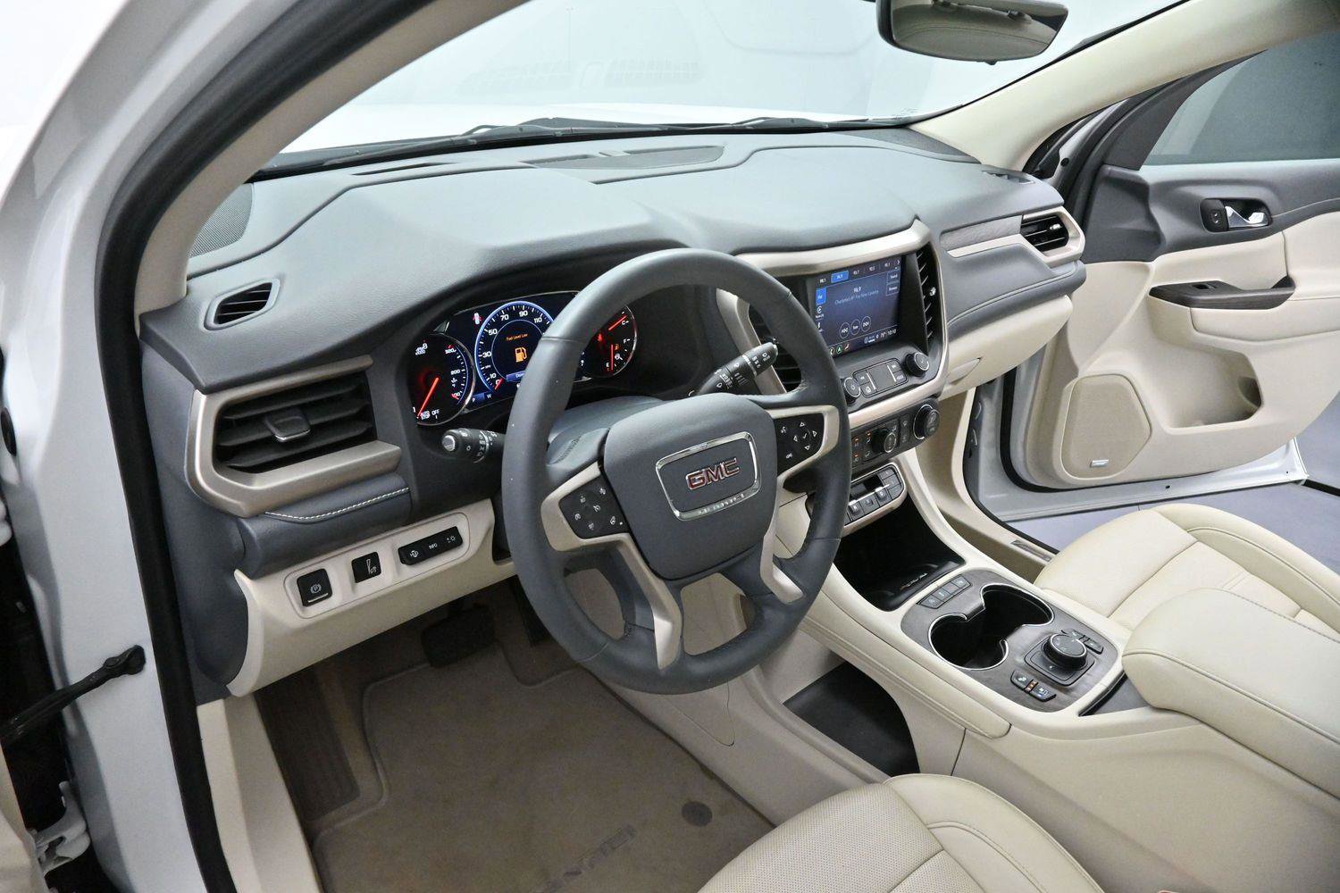 Used 2023 GMC Acadia Denali w/ Denali Ultimate Package FWD image 14