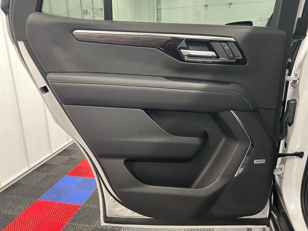 Used 2025 Chevrolet Tahoe Premier image 15