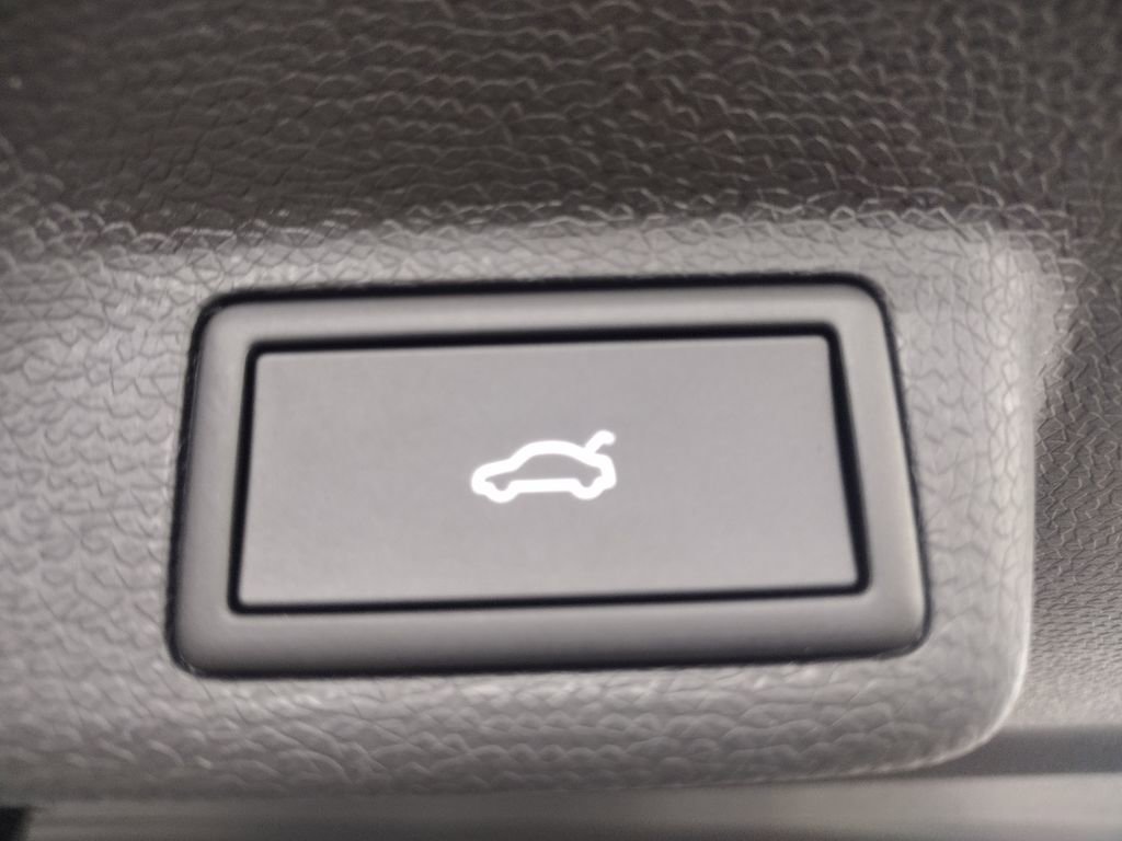 New 2025 Volkswagen ID. Buzz 1st Edition image 23