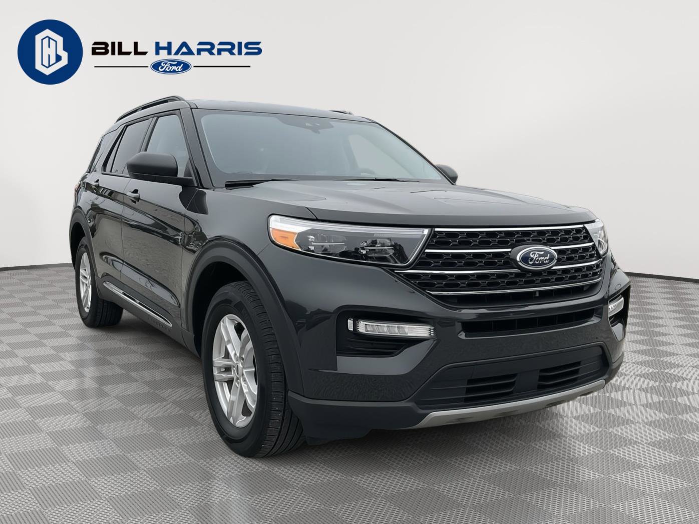 Used 2023 Ford Explorer XLT w/ Equipment Group 202A AWD/4WD image 3