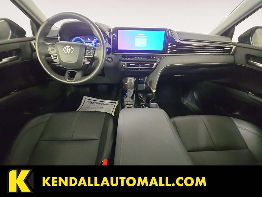 Used 2025 Toyota Camry XLE image 10