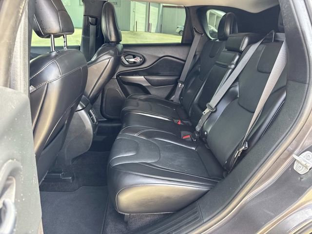 Used 2019 Jeep Cherokee Limited image 19