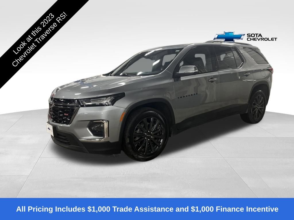 Used 2023 Chevrolet Traverse RS image 1