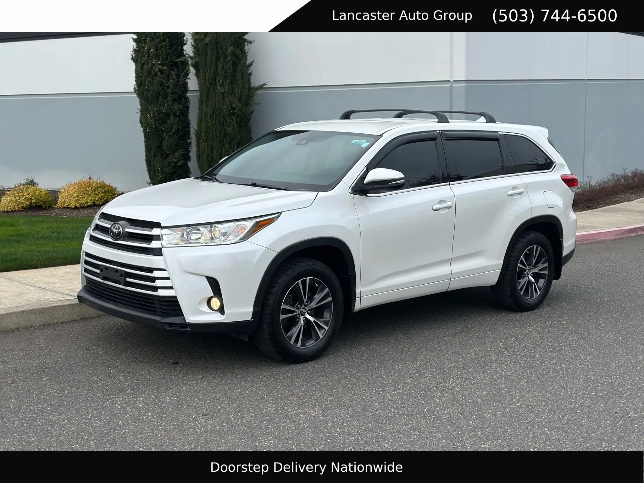 Used 2018 Toyota Highlander Plus AWD/4WD image 1