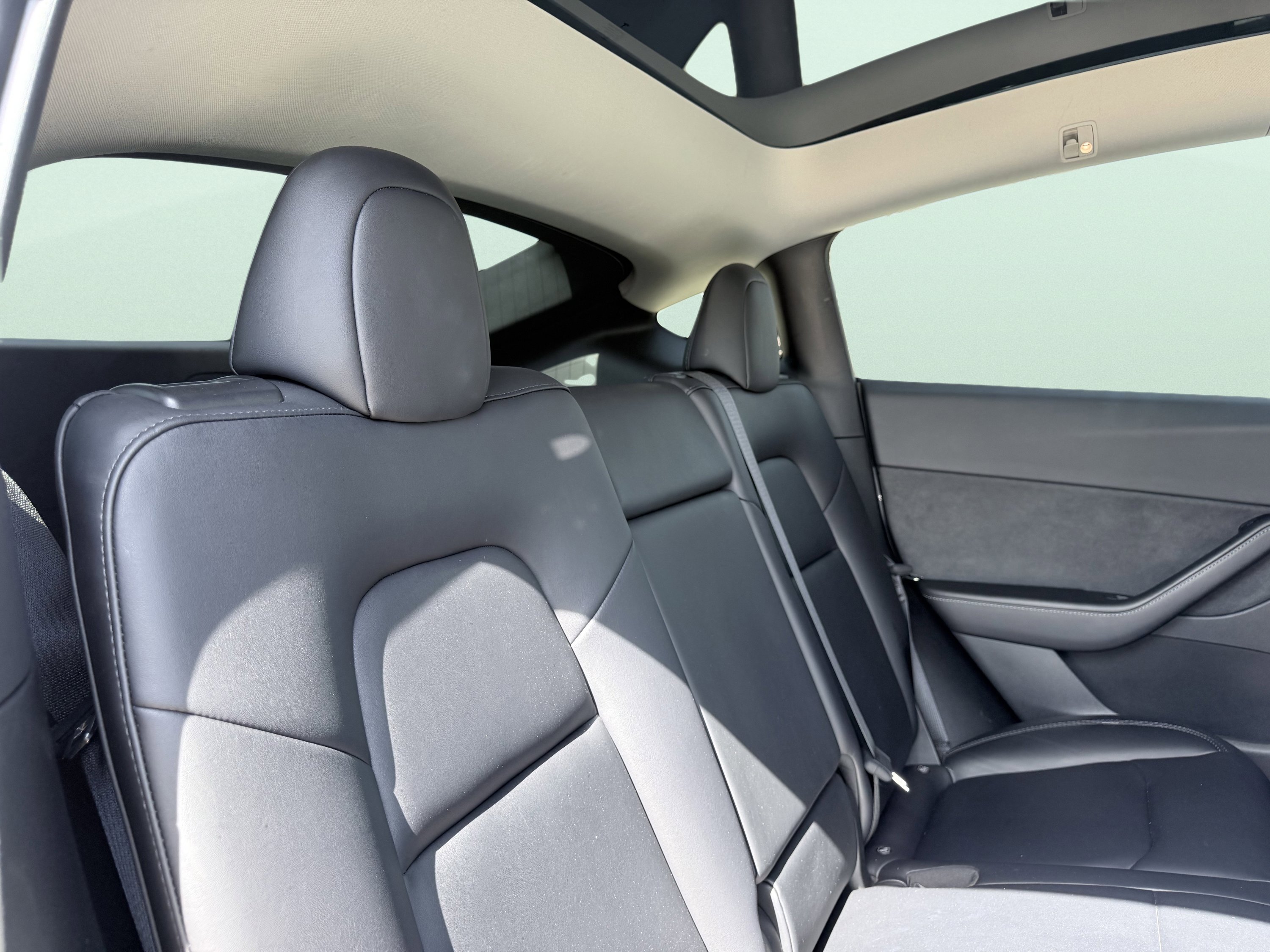 Used 2022 Tesla Model Y Performance image 36