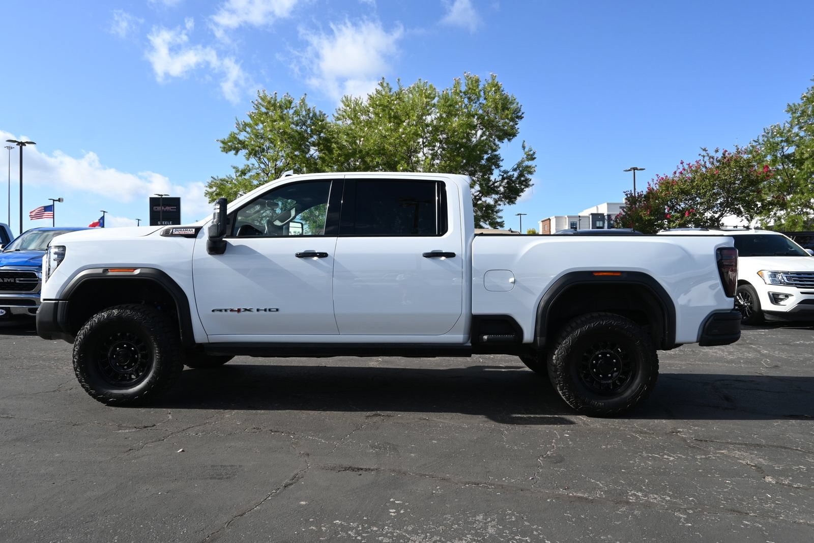 Certified 2026 GMC Sierra 2500 AT4X w/ AT4X AEV Edition AWD/4WD image 4