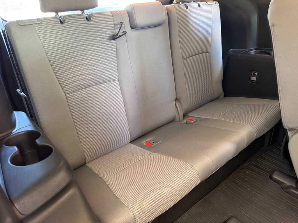 Used 2023 Toyota Highlander L FWD image 34