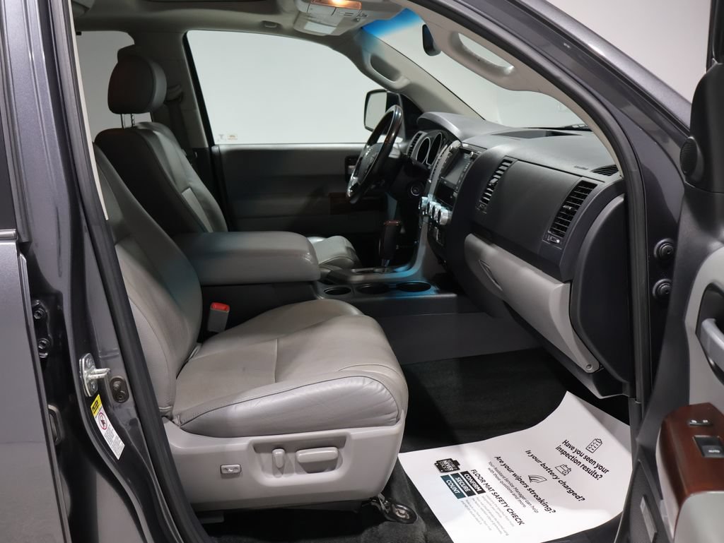 Used 2013 Toyota Sequoia Platinum AWD/4WD image 22