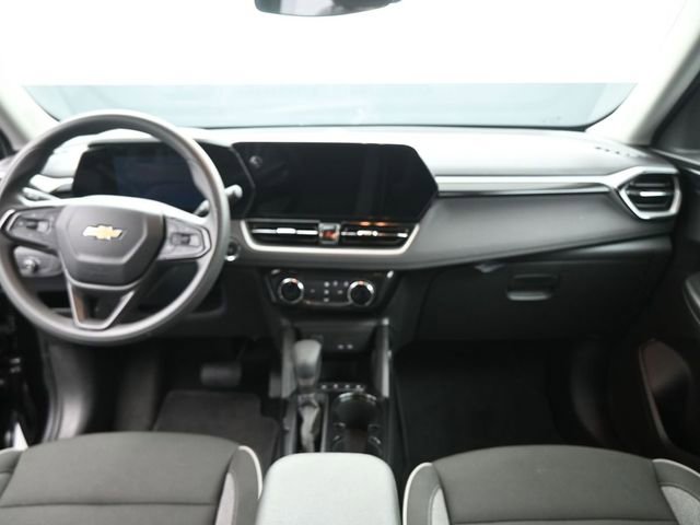 Used 2025 Chevrolet TrailBlazer LT FWD image 25