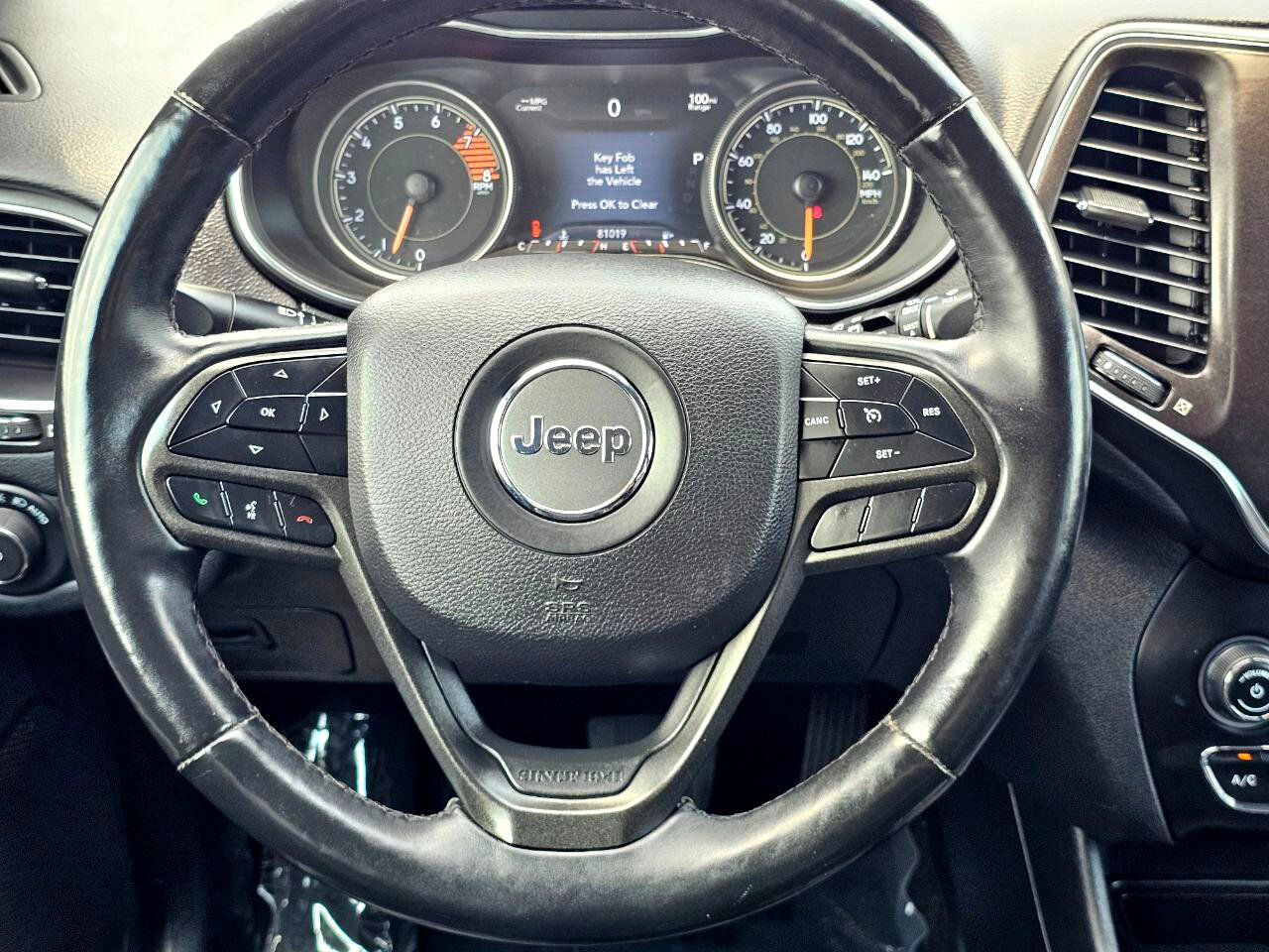 Used 2019 Jeep Cherokee Trailhawk w/ Cold Weather Group image 27