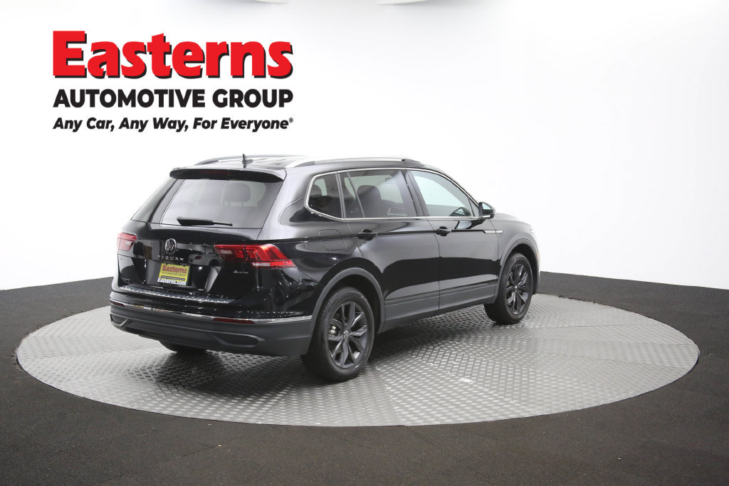 Used 2023 Volkswagen Tiguan SE AWD/4WD image 42