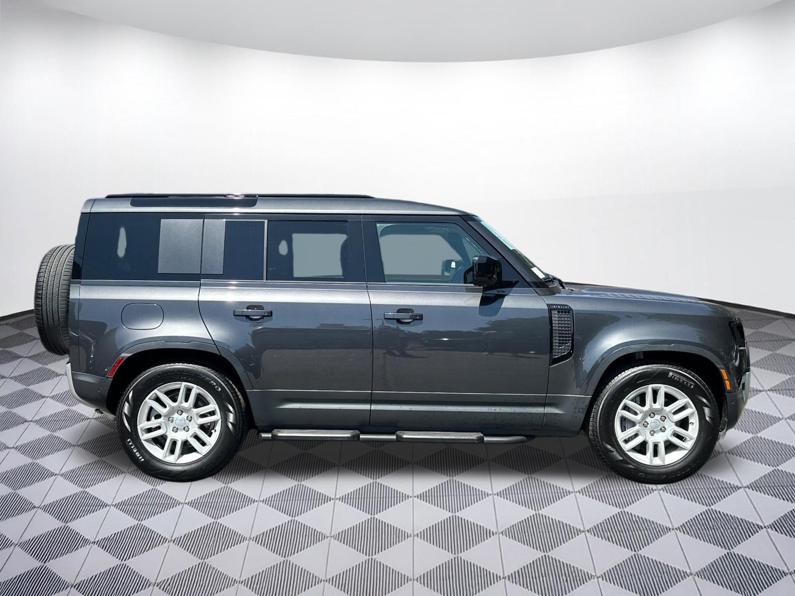 Used 2025 Land Rover Defender 110 S AWD/4WD image 7