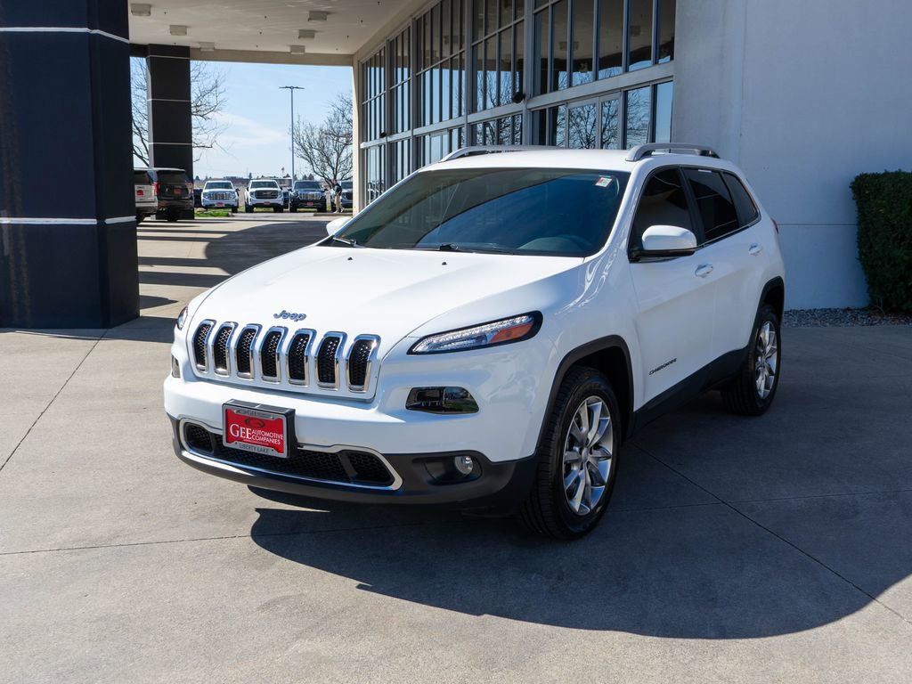 Used 2018 Jeep Cherokee Limited w/ Luxury Group image 3